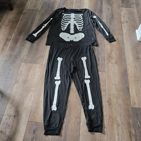NWT: Way to Celebrate! Halloween Skeleton Pajama Set – Women's XL (46–48) - Picture 1 of 7